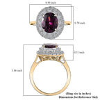 Luxuriant 10K Yellow Gold AAA Radiant Ember Garnet, Lab Grown Diamond GH, SI Main Stone With Side Stone Ring, Gold Wt.3.83 Gms  3.633  Ct.