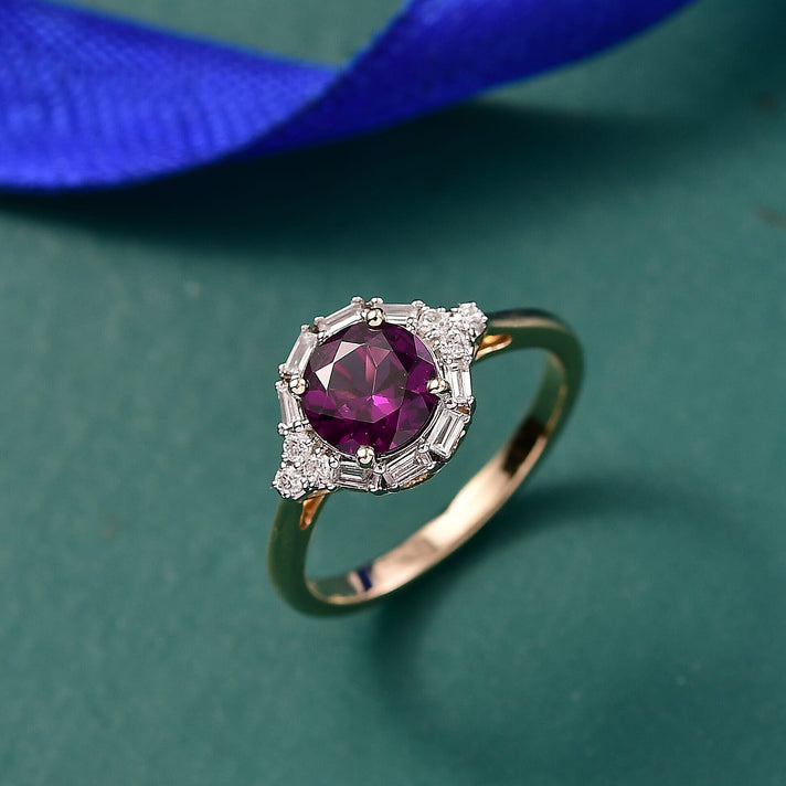 Certified &amp; Appraised LUXURIANT 1.5 Ct. AAA Radiant Ember Garnet, Lab Grown Diamond Halo Ring in 10K Yellow Gold 8284704 2