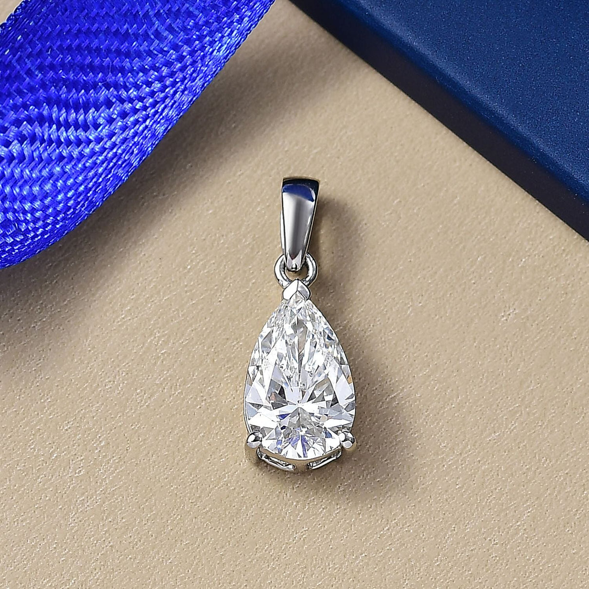 LUXURIANT 2 Ct. Lab Grown Diamond Solitaire Pendant in 950 Platinum, IGI Certified 8300268 3