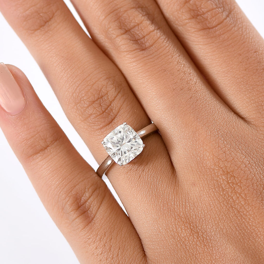 Luxuriant 950 Platinum VS Lab Grown Diamond G, VS Ring, Platinum Wt.6 Gms  3.000  Ct.