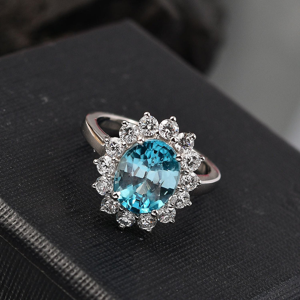 Luxuriant Diamond 950 Platinum AAA Ratnakiri Blue Zircon & (SI-G-H) Lab Grown Diamond Halo Ring 4.95 Ct, Platinum Wt.5.55 Gms.