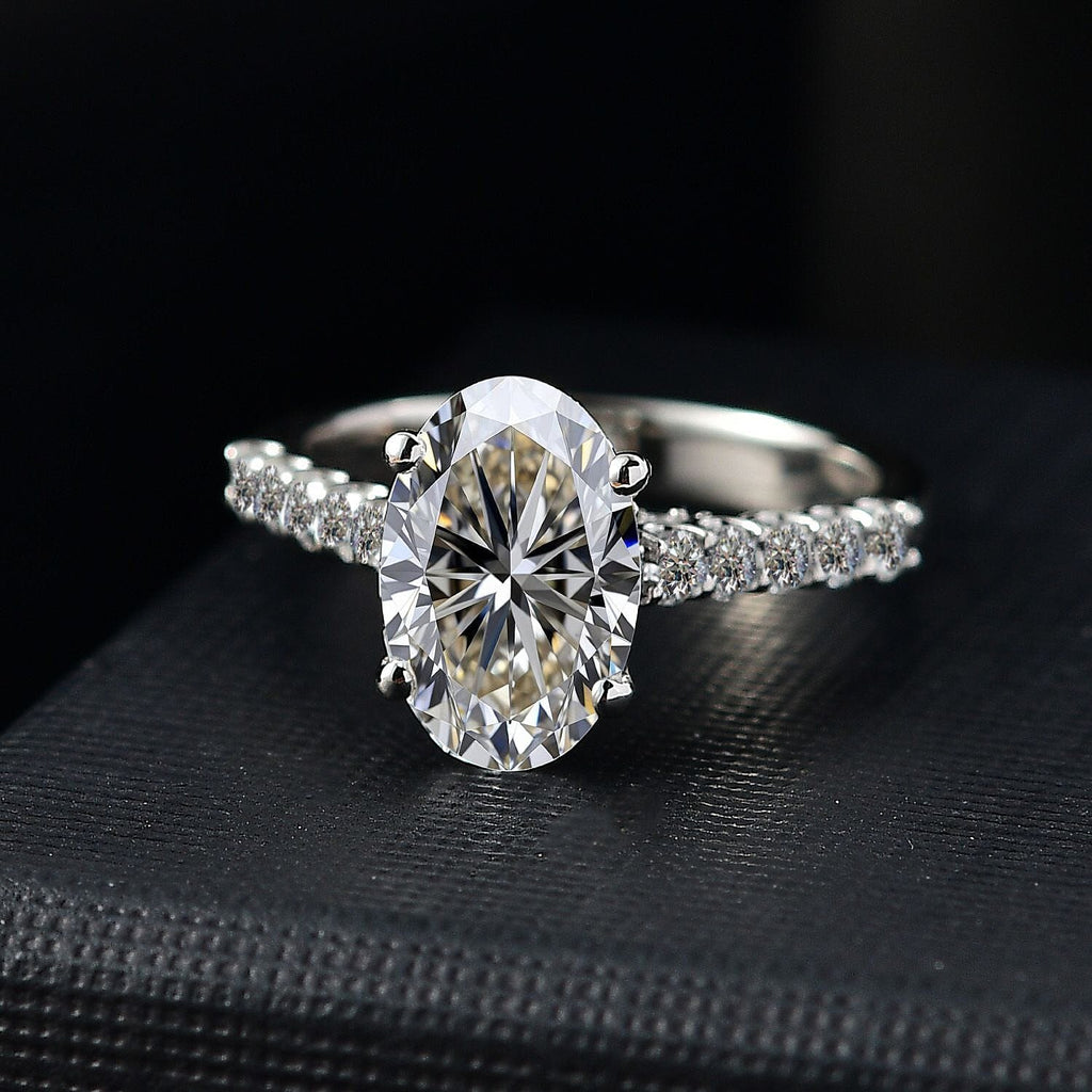 Luxuriant Diamond - 950 Platinum IGI Certified Lab Grown Diamond (VVS-E-F) Ring 2.50 Ct, Platinum Wt. 5 Gms.