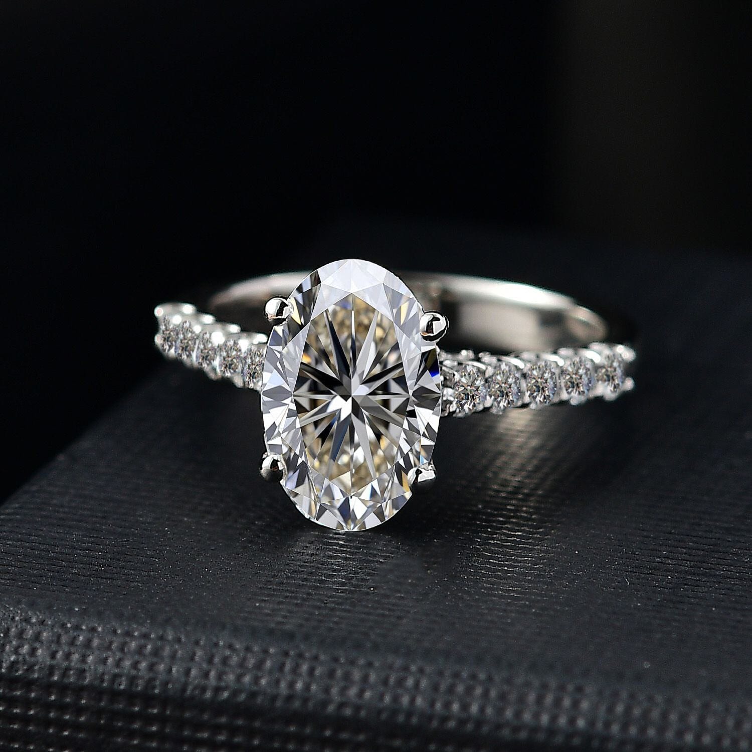 Luxuriant Diamond - 950 Platinum IGI Certified Lab Grown Diamond (VVS-E-F) Ring 2.50 Ct, Platinum Wt. 5 Gms. 8018252 1