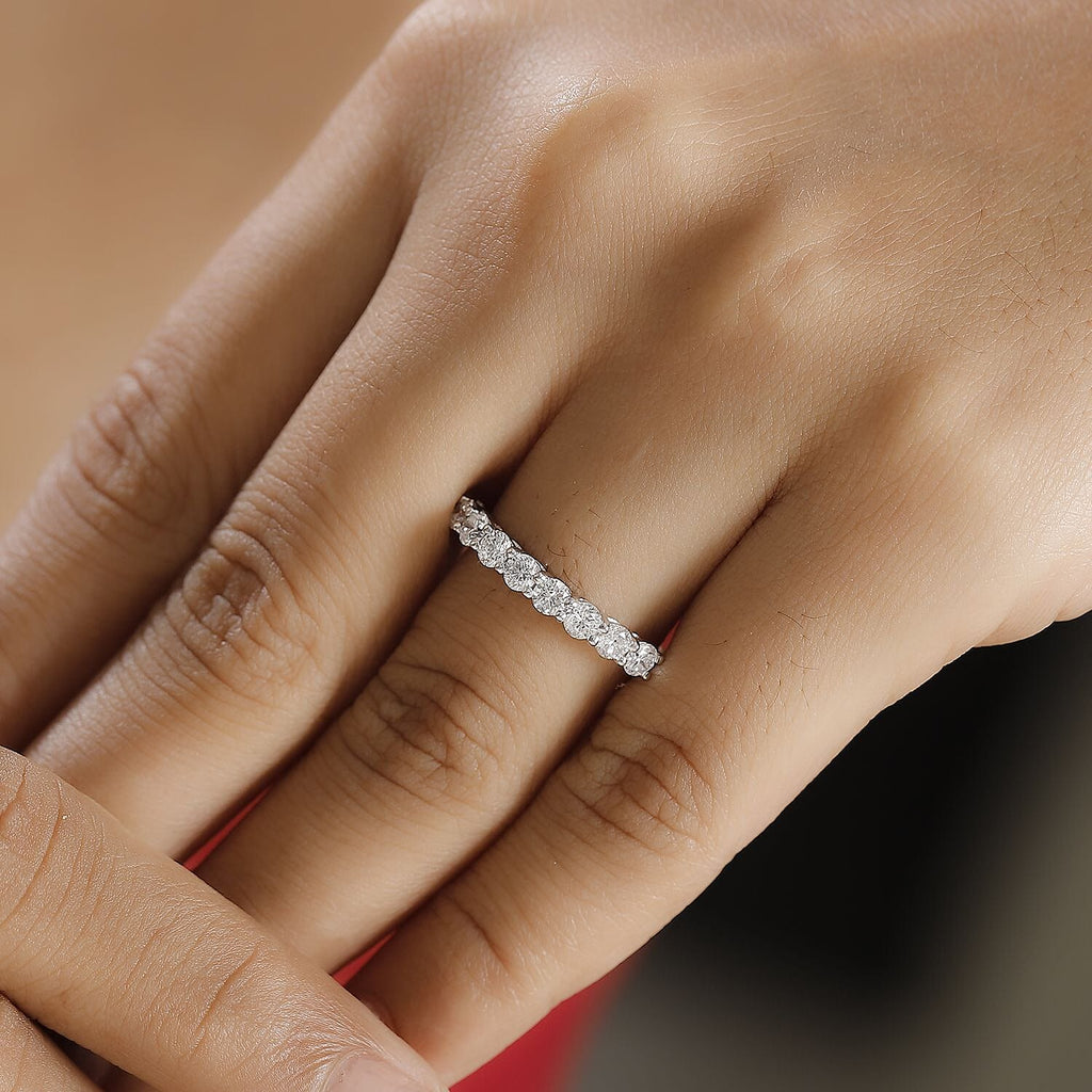 Luxuriant Diamond 9K White Gold SGL Certified Lab Grown Diamond (VS-E-F) Ring 0.99 Ct.