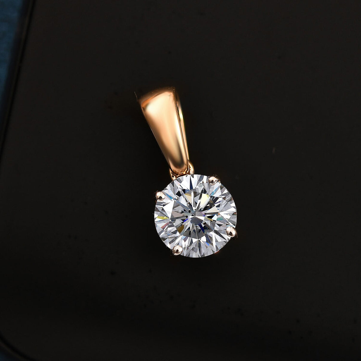 Luxuriant Diamond 9K Yellow Gold IGI Certified (VS-EF) Lab Grown Diamond Pendant 1.04 Ct. 8083963 1