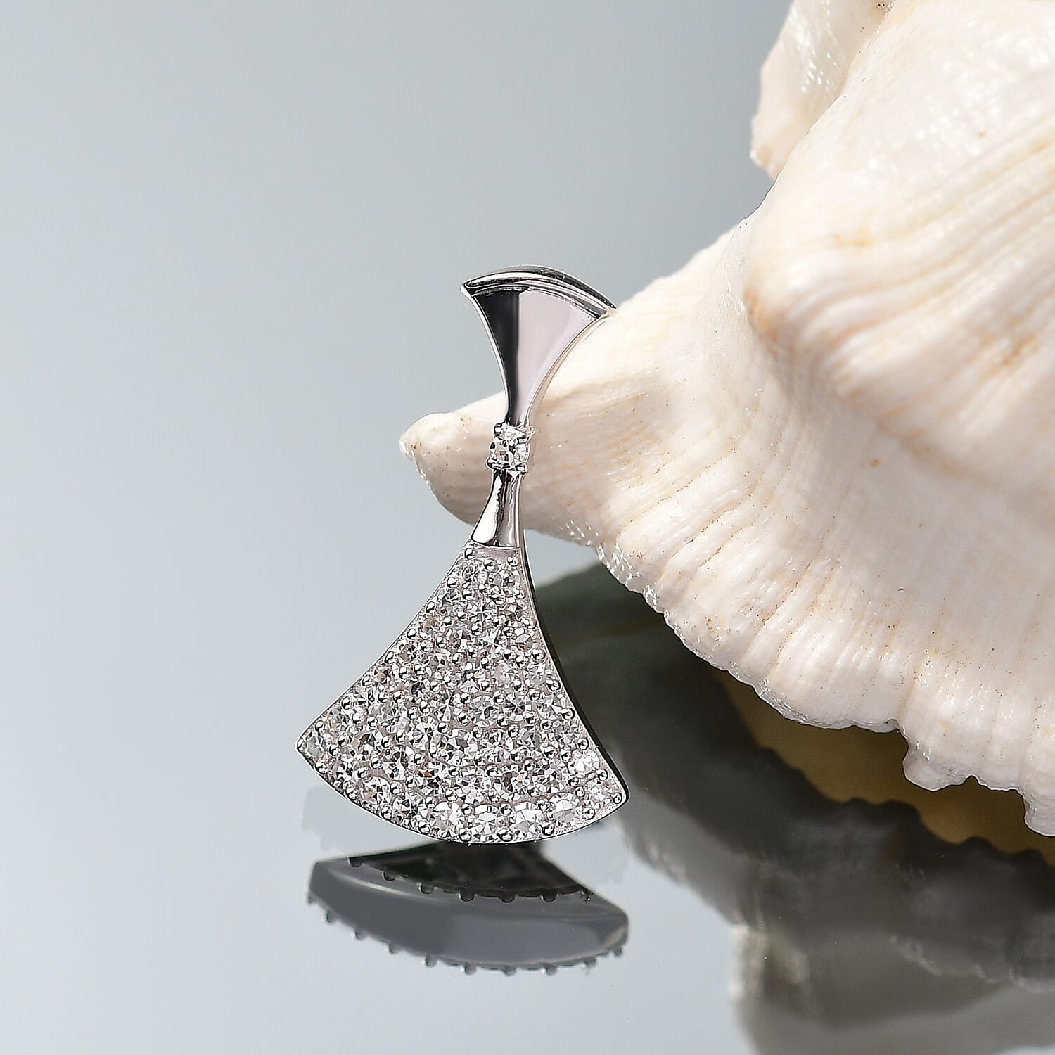LUXURIANT 0.50 Ct. Lab Grown Diamond (SI G/H) Pendant in Rhodium Overlay Sterling Silver 8137072 2