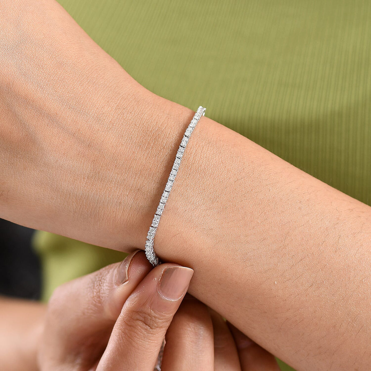 LUXURIANT 2 Ct. Lab Grown Diamond Tennis Bracelet (Size 7.5) with GB Lock Box in Rhodium Overlay Sterling Silver (SI-GH) 8296132 3