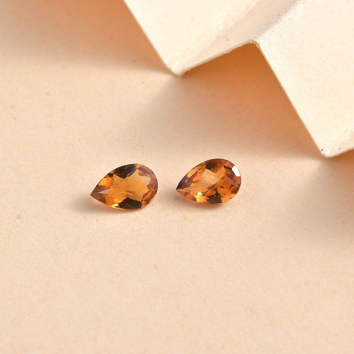 Madeira Citrine Pear 6x4 mm 7851414 1