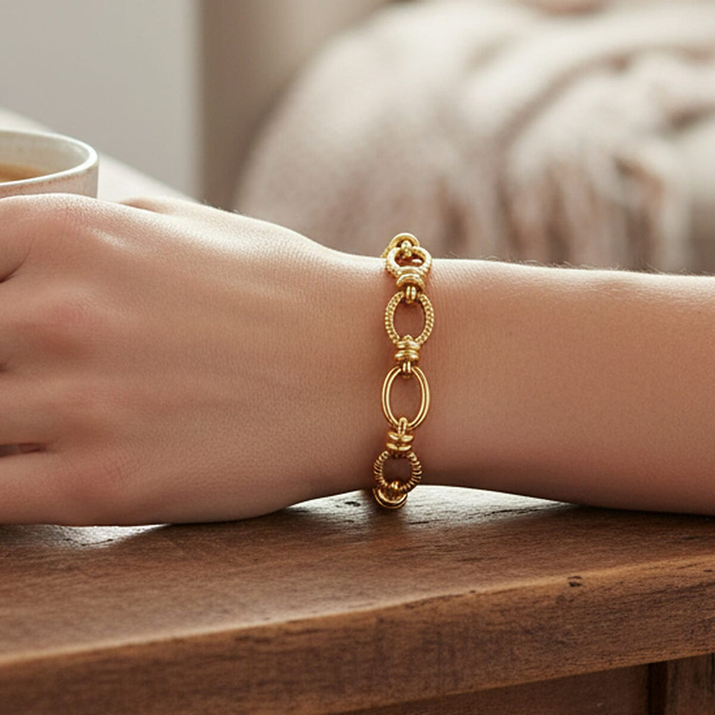 Maestro Collection - 9K Yellow Gold Bracelet (Size 7.5) with Lobster Clasp,