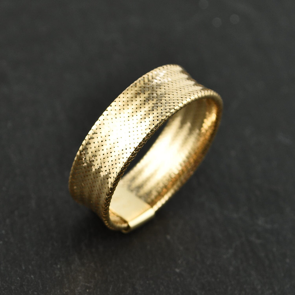 Maestro Collection - 9K Yellow Gold Stretchable Mesh Ring            (Size Medium-Large)