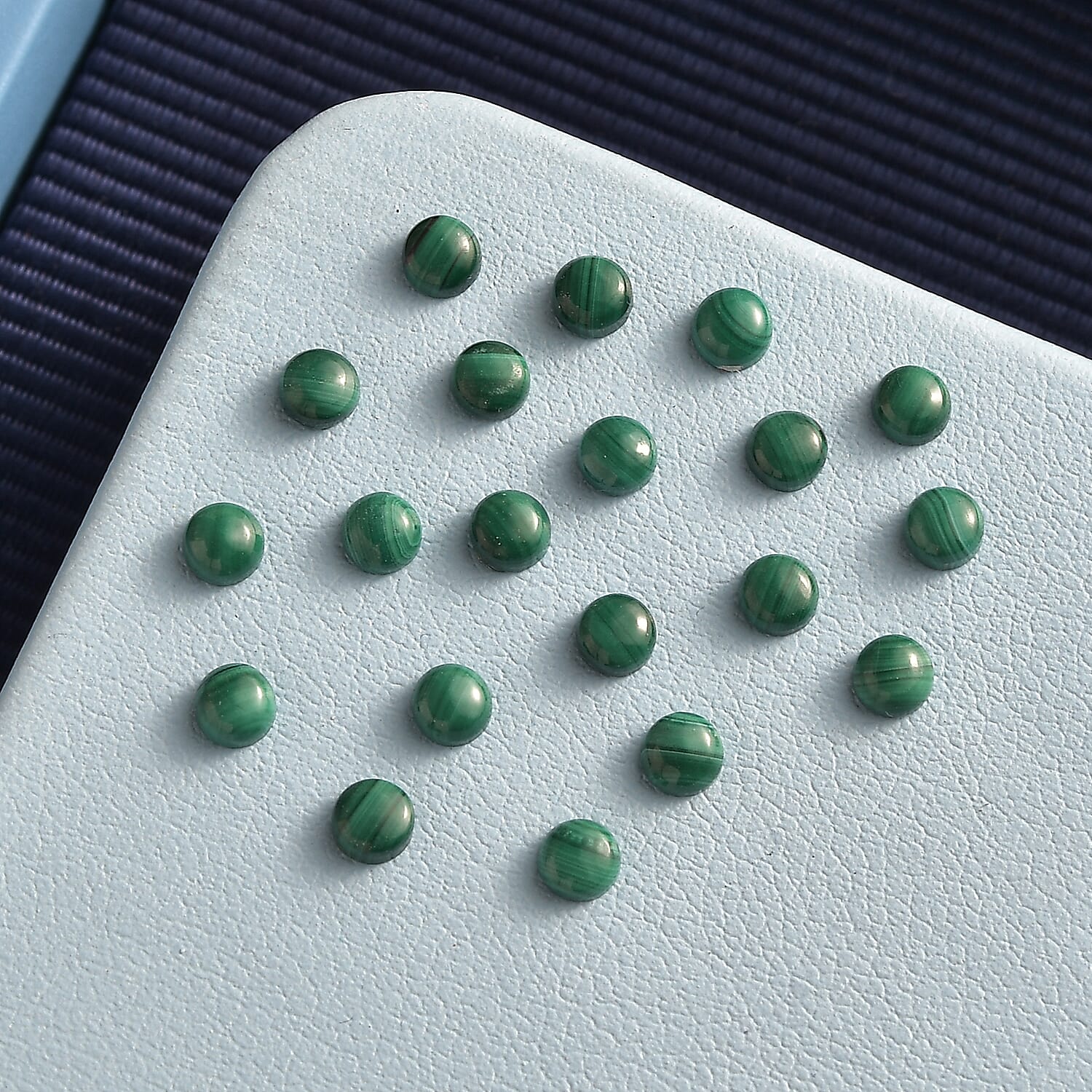 Set of 20 Malachite Loose Gemstones in Round Shape (3.0mm) 7814396 2