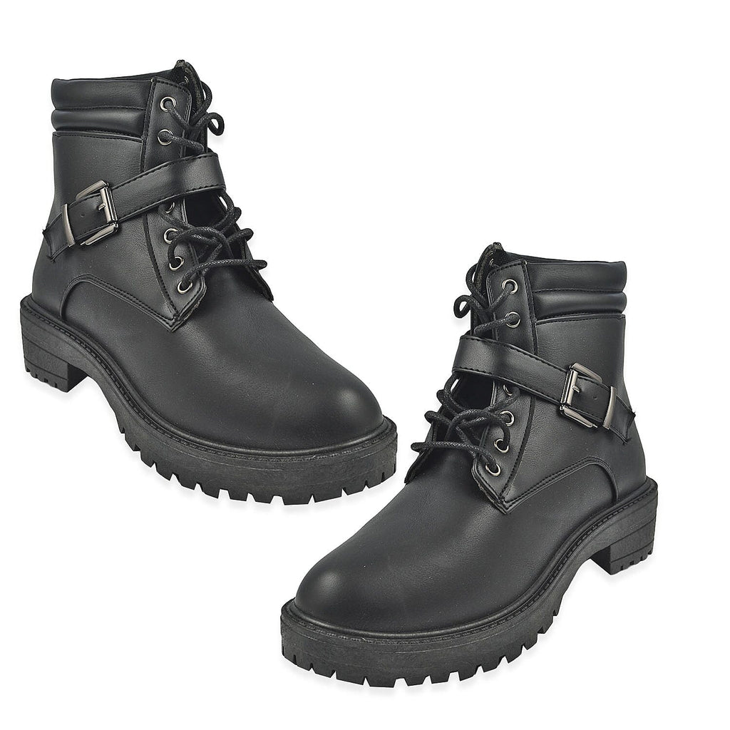 Manchester Closeout Boot (Size 4) - Black