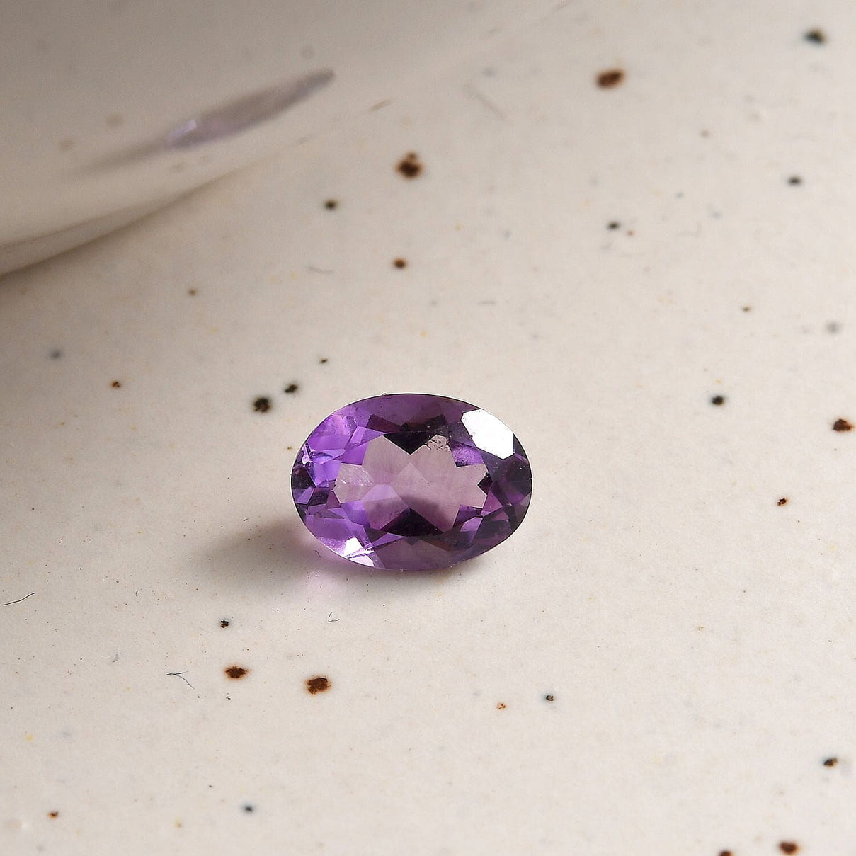 Mashamba Amethyst Loose Gemstone in Oval Cut (8x6 mm) 7733661 1
