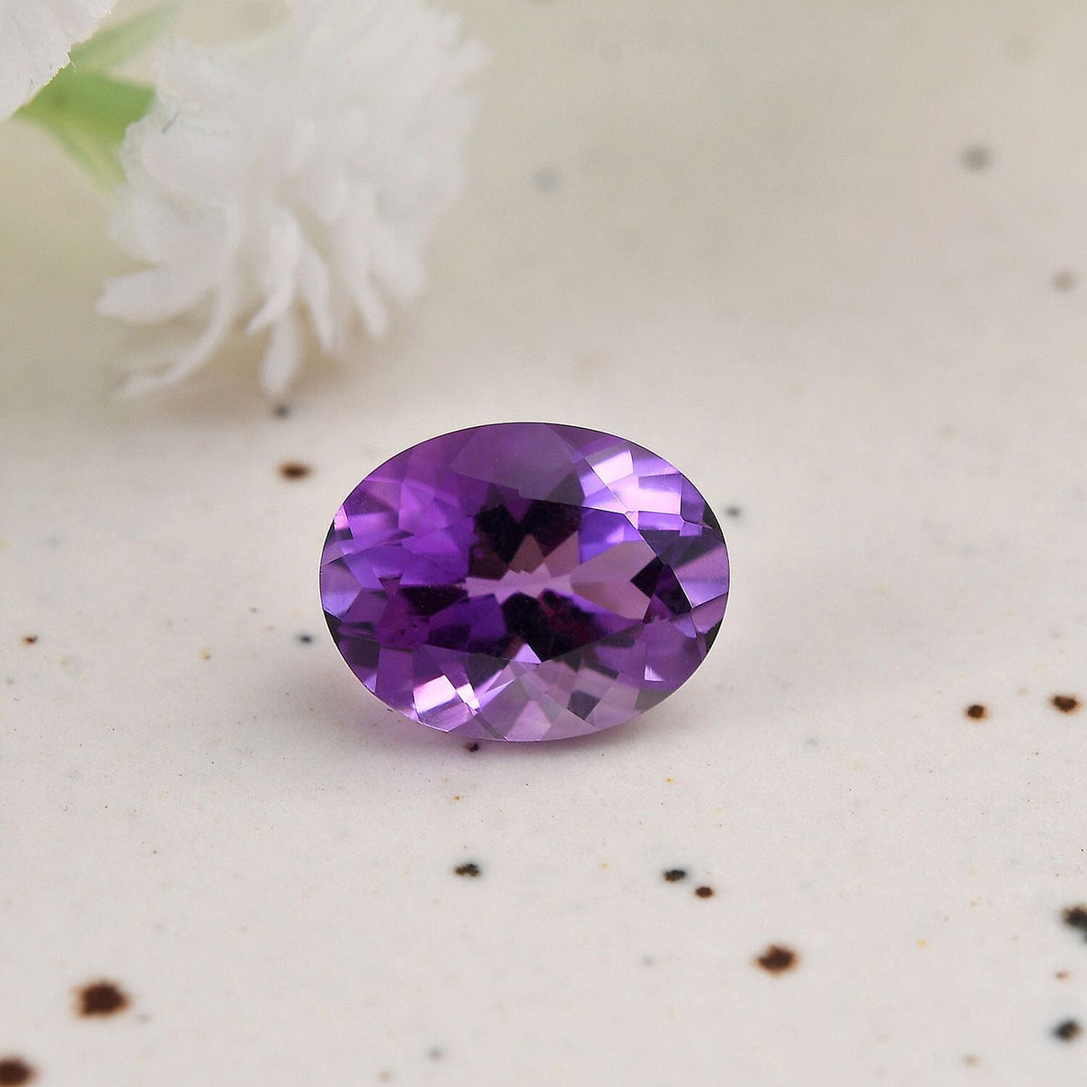 Mashamba Amethyst Loose Gemstone in Oval Cut (9x7 mm) 7733681 1
