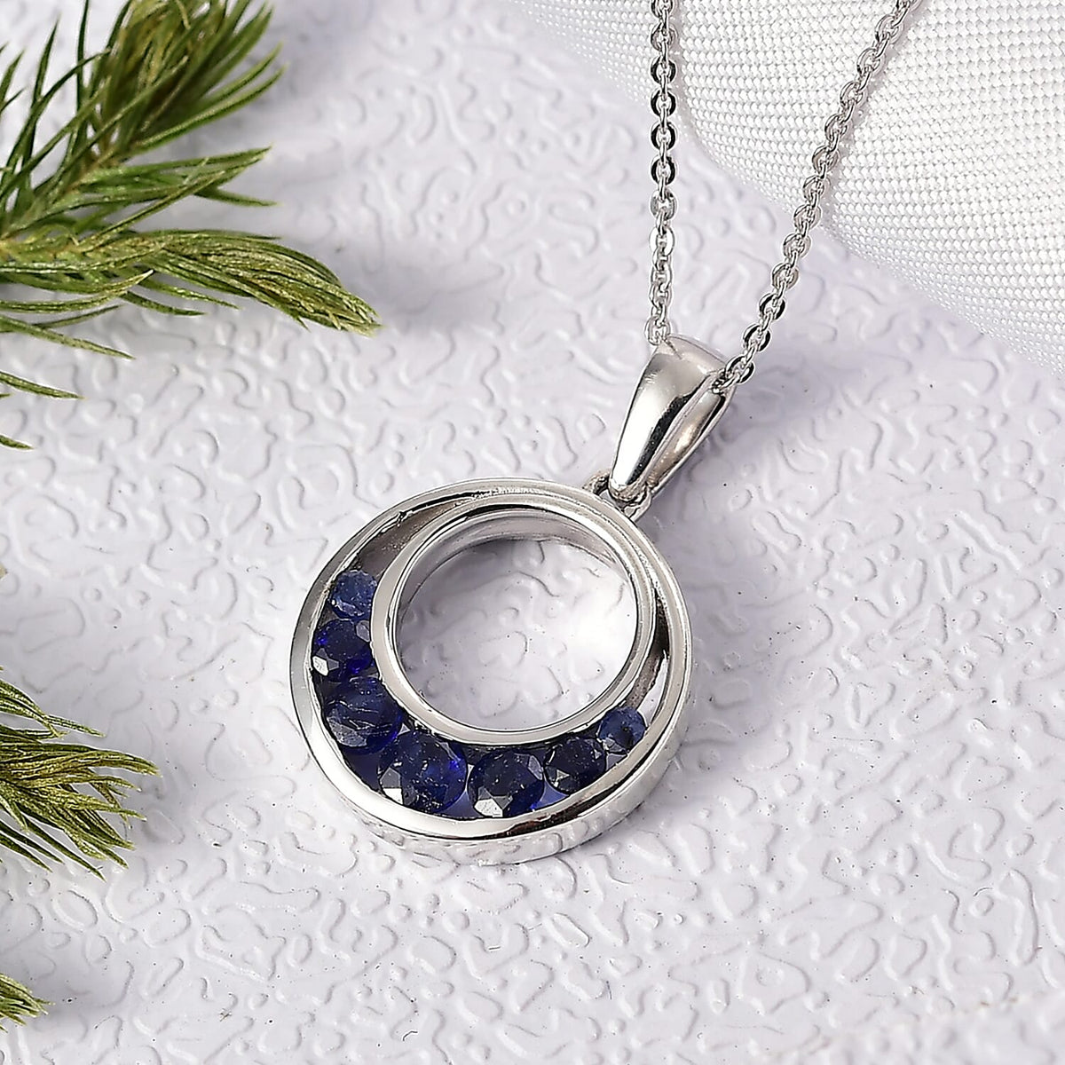Masoala Sapphire Pendant with Chain (Size 20) in Rhodium Overlay Sterling Silver 1.01 Ct, Silver Wt. 5.09 Gms. 4422141 1