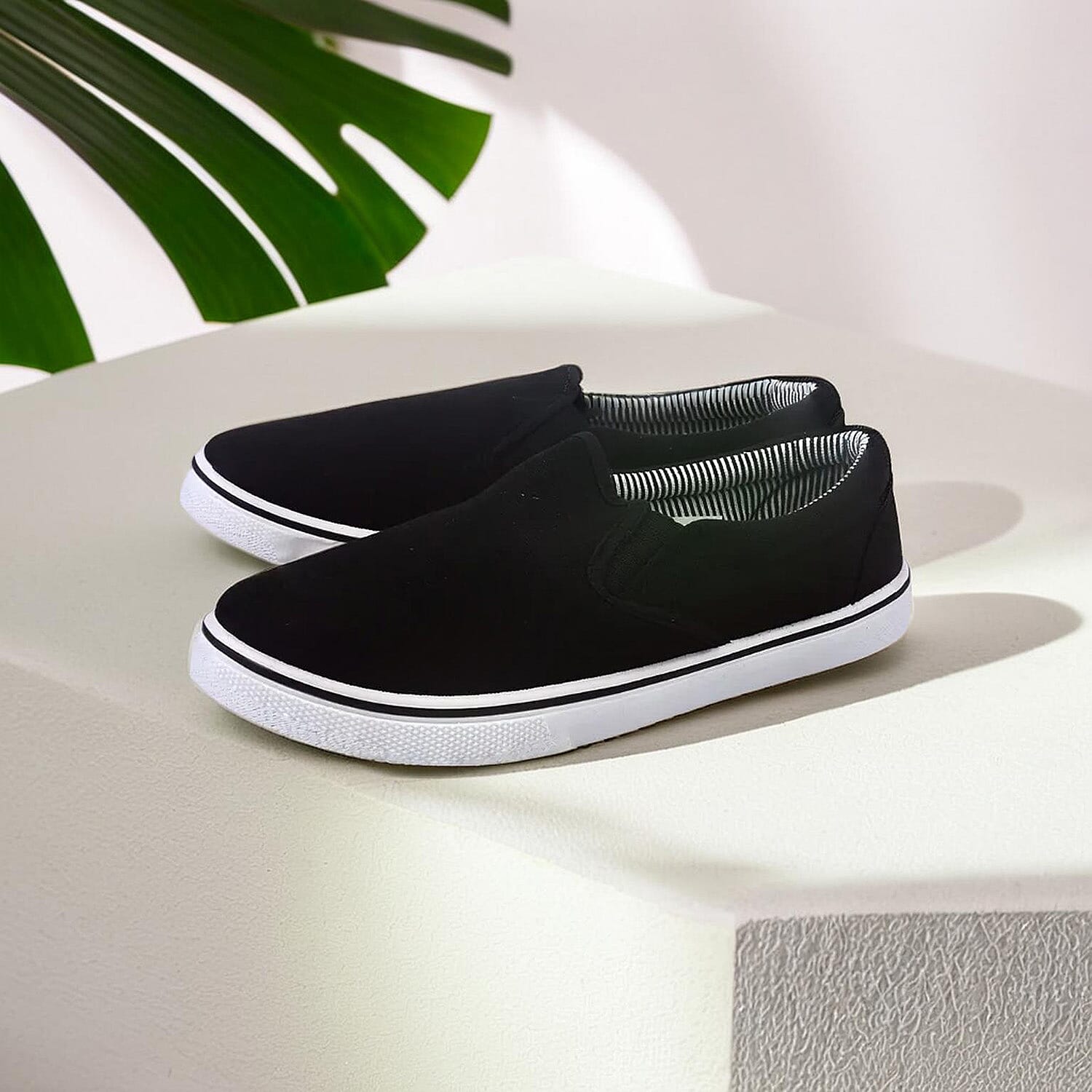 Mens Shoe (Size 9) - Black White 7765226 1