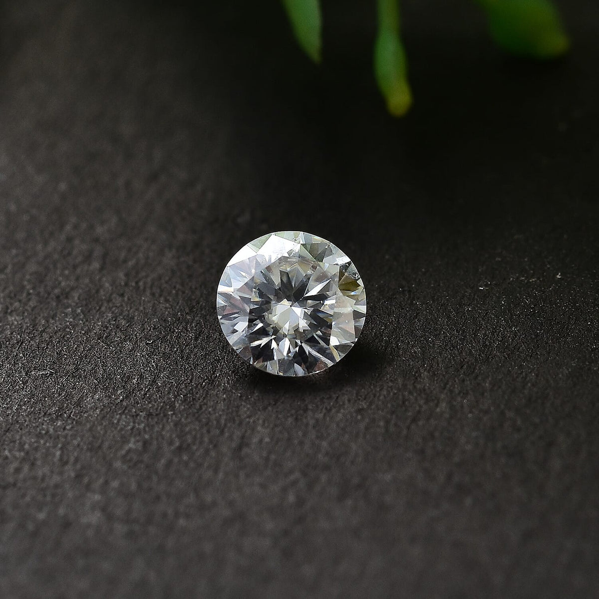 0.4 Ct. Moissanite Loose Gemstone in Round Shape (5 mm) 8062483 1