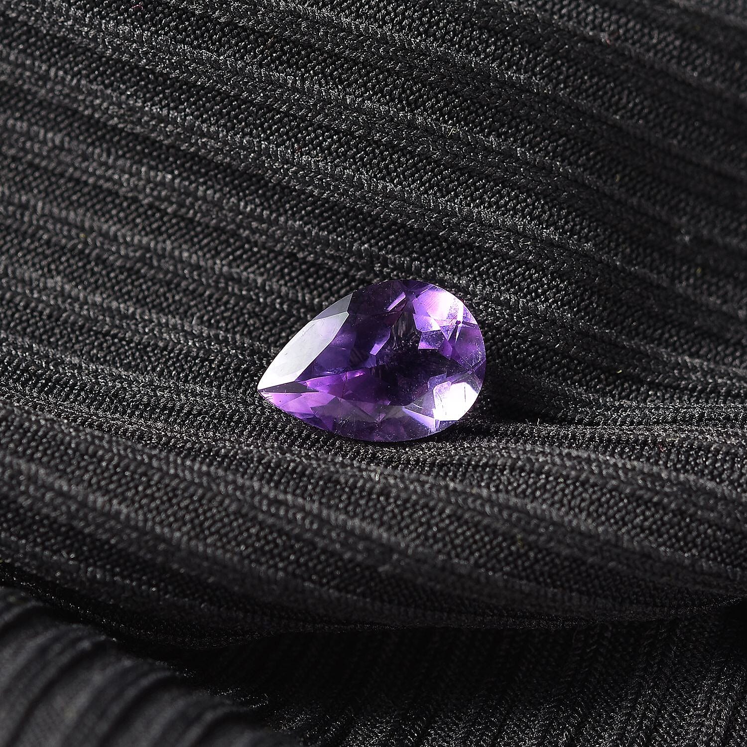 A Moroccan Amethyst Loose Gemstone in Pear Shape (10x7mm) 1.65 ct. 8024860 1
