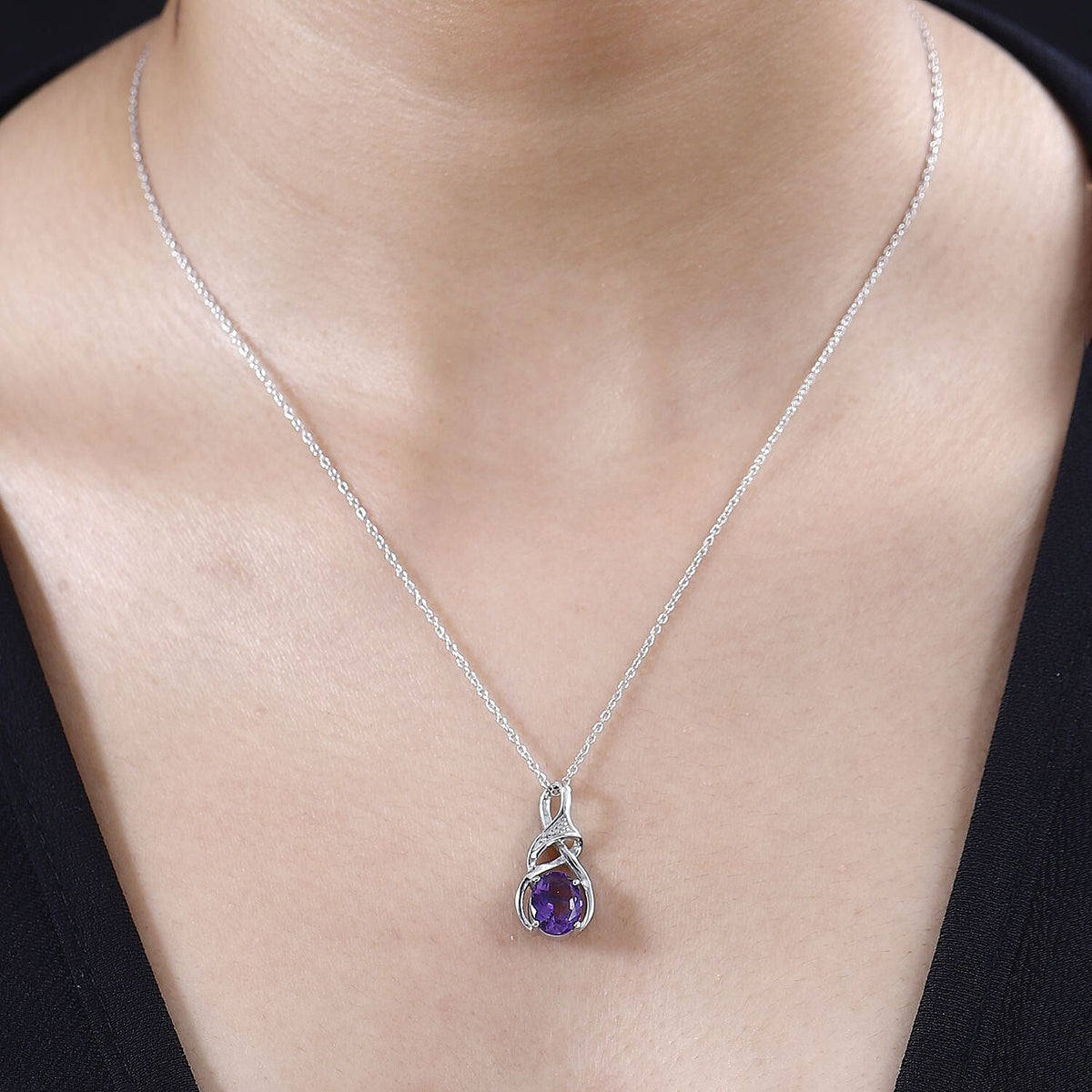 Moroccan Amethyst Solitaire Pendant with Chain (Size 20) in Rhodium Overlay Sterling Silver Wt. 5.3 Gms 1.780 Ct. 4283517 1