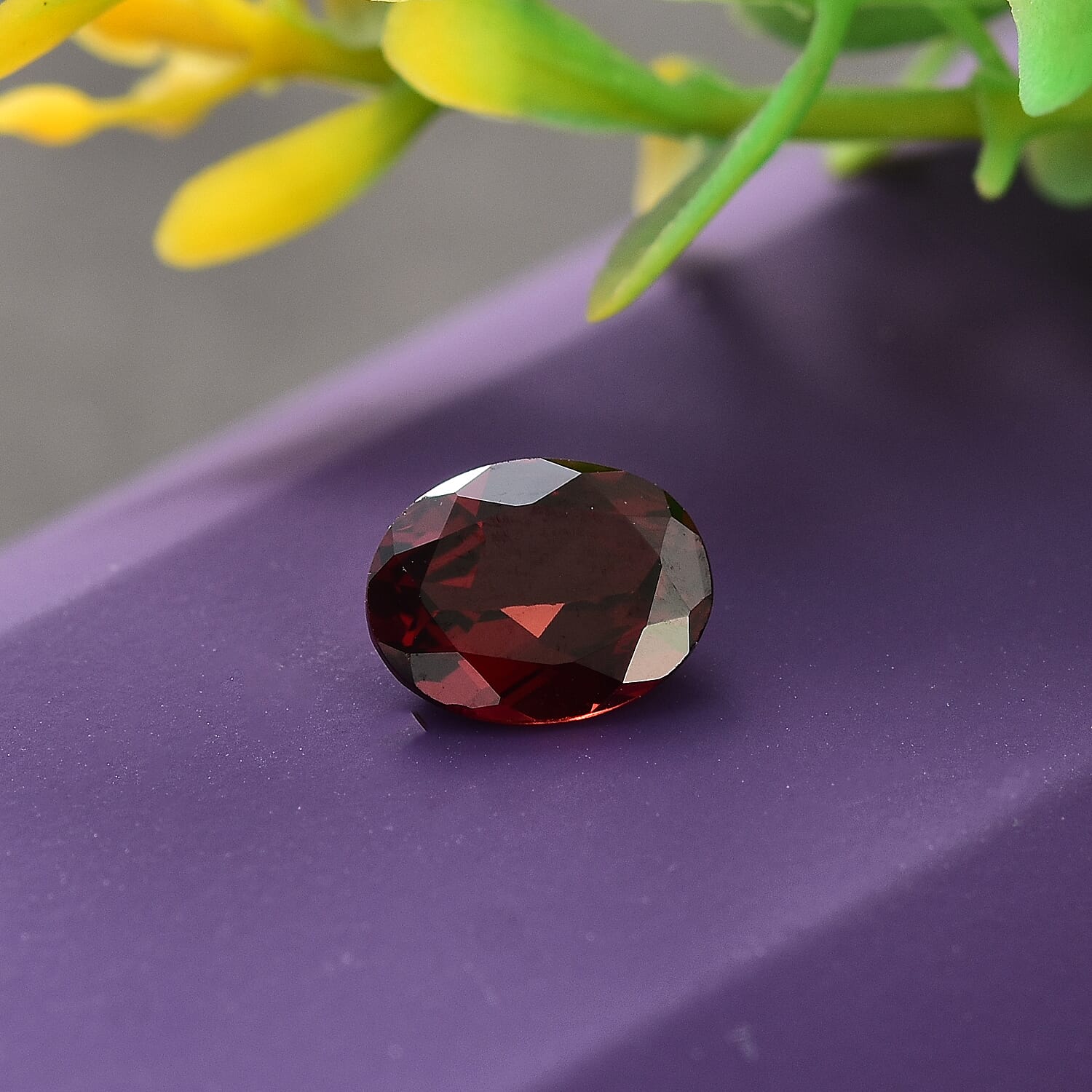 1.98 Ct. Mozambique Garnet Loose Gemstone in Oval Shape 8062273 1