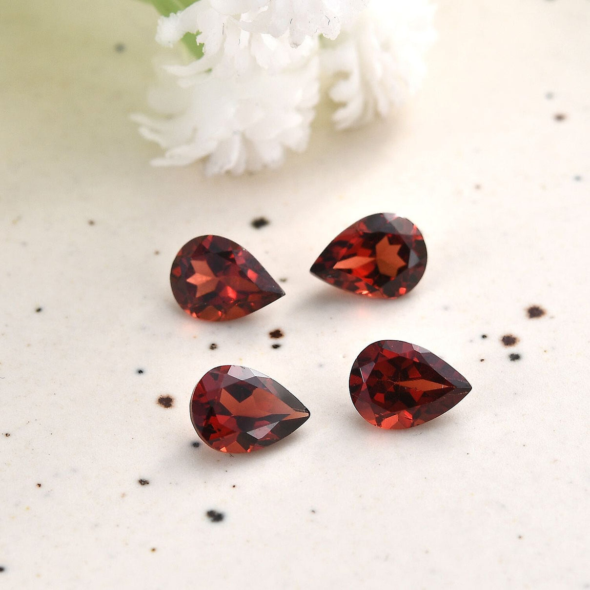 Set of 4 Mozambique Garnet Loose Gemstone Pear Cut (7x5 mm) 7734317 1