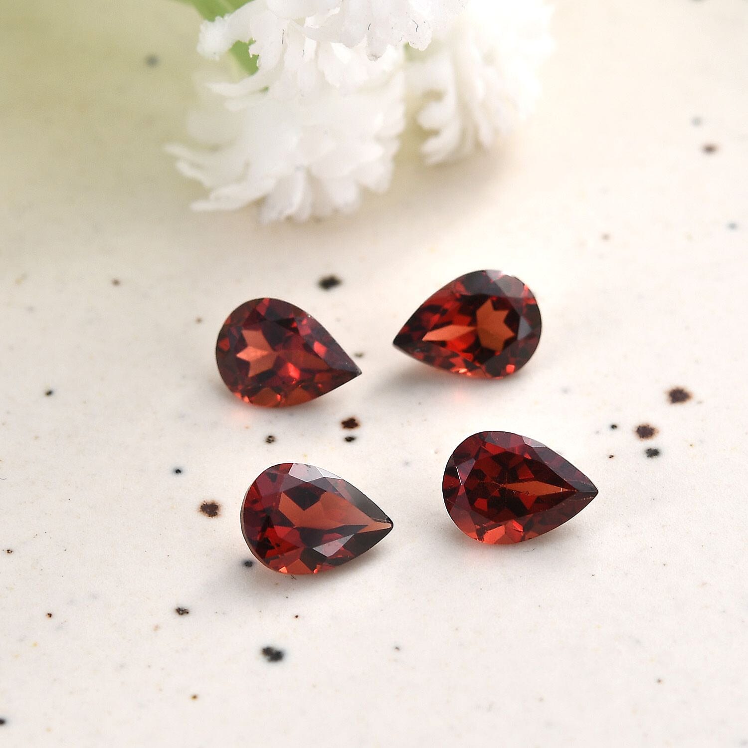 Set of 4 Mozambique Garnet Loose Gemstone Pear Cut (7x5 mm) 7734317 1