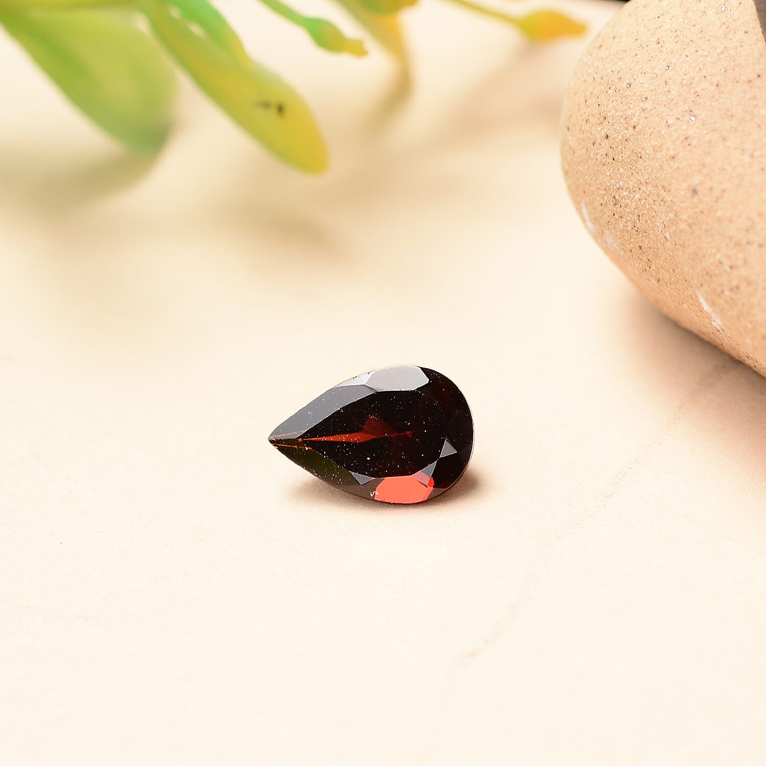 Mozambique Garnet Pear 9X6 mm Gemstone, 1.57 Ct 8511679 2