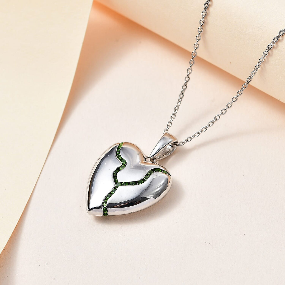 Designer Inspired - Natural Chrome Diopside Heart Pendant (Size 20) in Platinum Overlay Sterling Silver 4259703 3