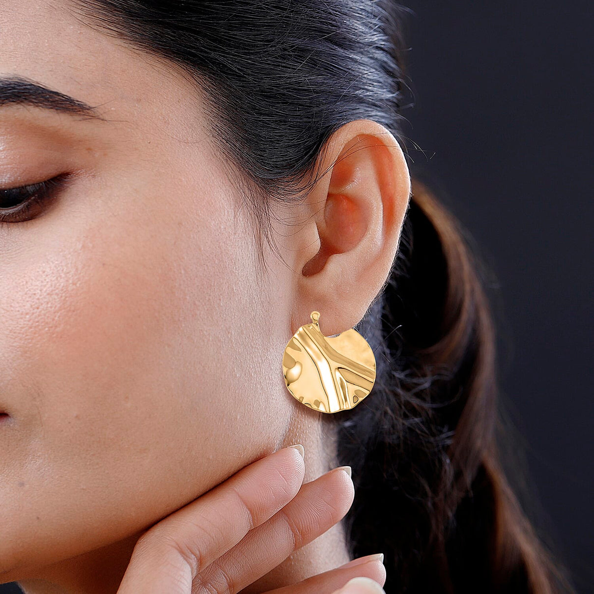 Round Earrings in Yellow Gold Tone 7623057 2