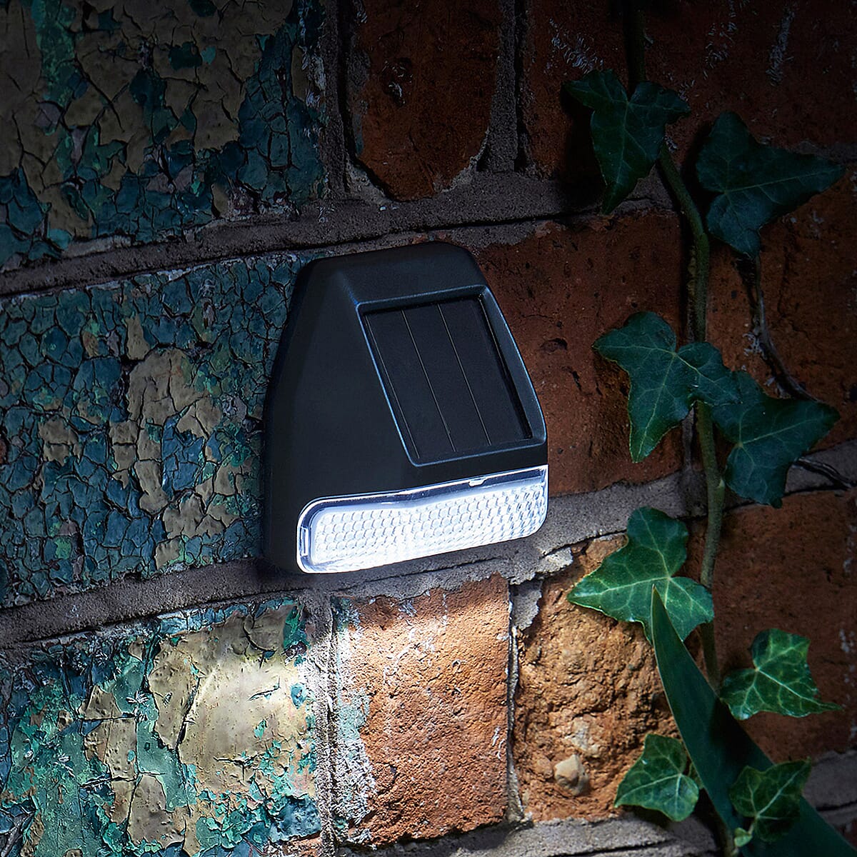 Bright Night Pack of 4 Solar Powered Fence Wall and Post Light - Black 7807441 2