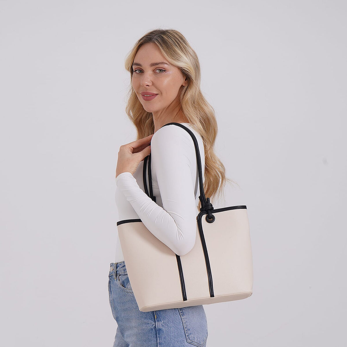 Elegant Two-Tone Tote Handbag for Everyday Use - Black &amp; White 8043266 2
