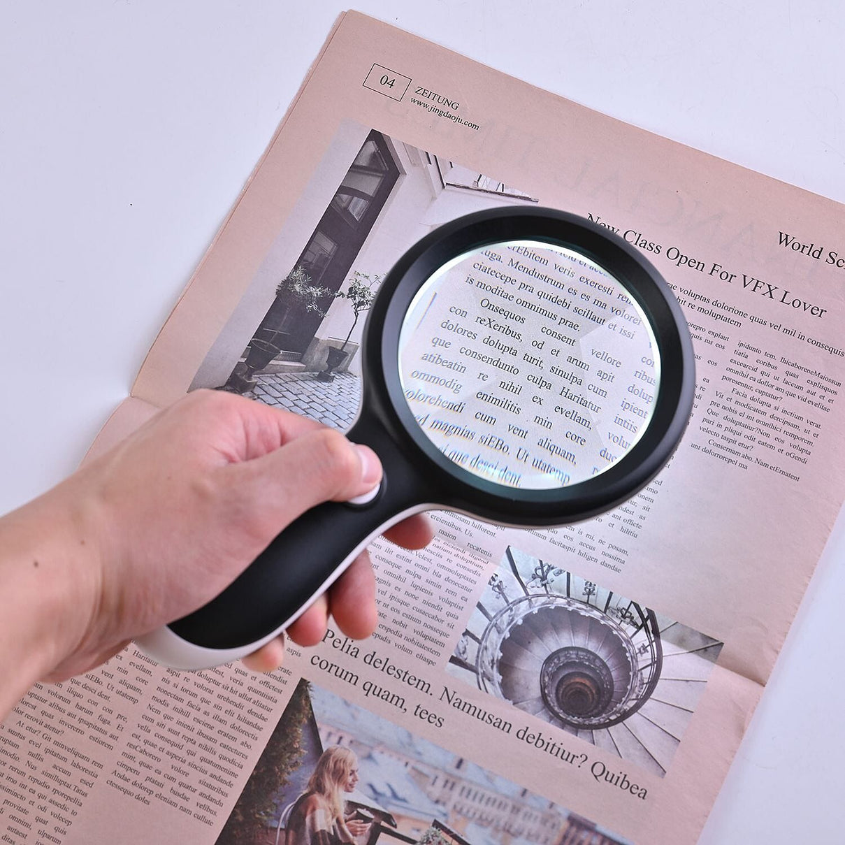 Patterned Reading Glass - Black &amp; Gold 7580030 1