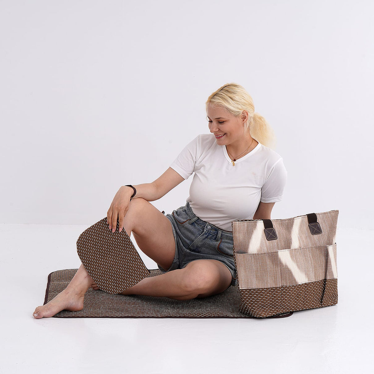 Set of 3 - Woven Geometric Pattern Tote Bag, Pouch and Picnic Mat - Khaki 8049264 2