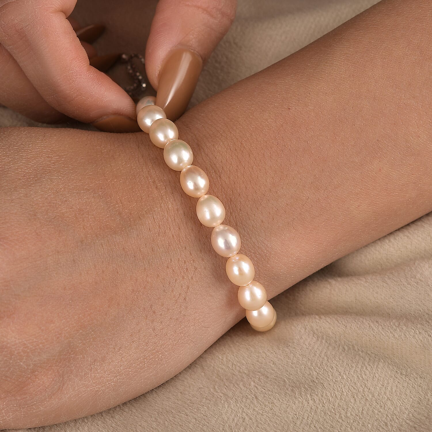 Peach Fresh Water Pearl Adjustable Bracelet (Size - 6.5 to 9.5) in Rhodium Overlay Sterling Silver 50.00 Ct. 8129644 8