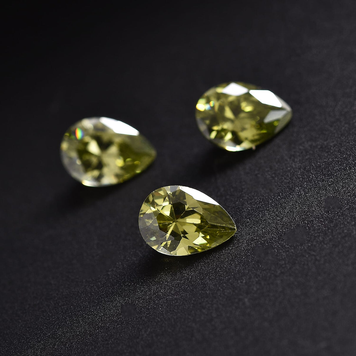 Set of 3 Peridot Cubic Zirconia Loose Gemstones in Pear Shape 3.32 Ct. (7x5 mm) 8068420 1