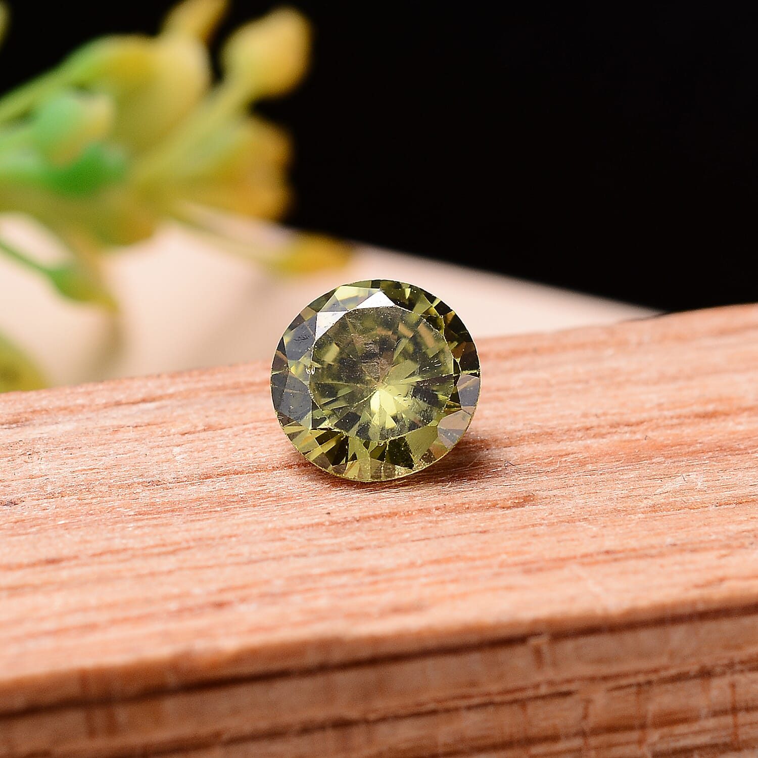 Peridot Cubic Zirconia Round 7 mm Gemstone, 2.00 Ct 8508167 2