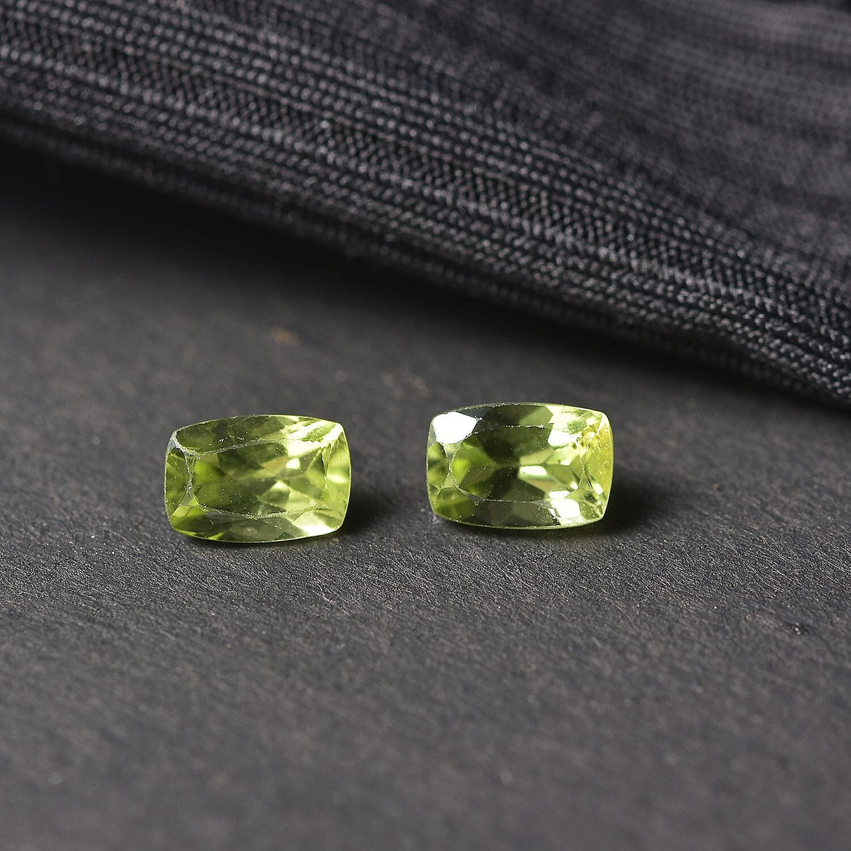 Set of 2 A Peridot Loose Gemstones in Cushion Shape (6x4mm) 0.97 ct. 8025912 1