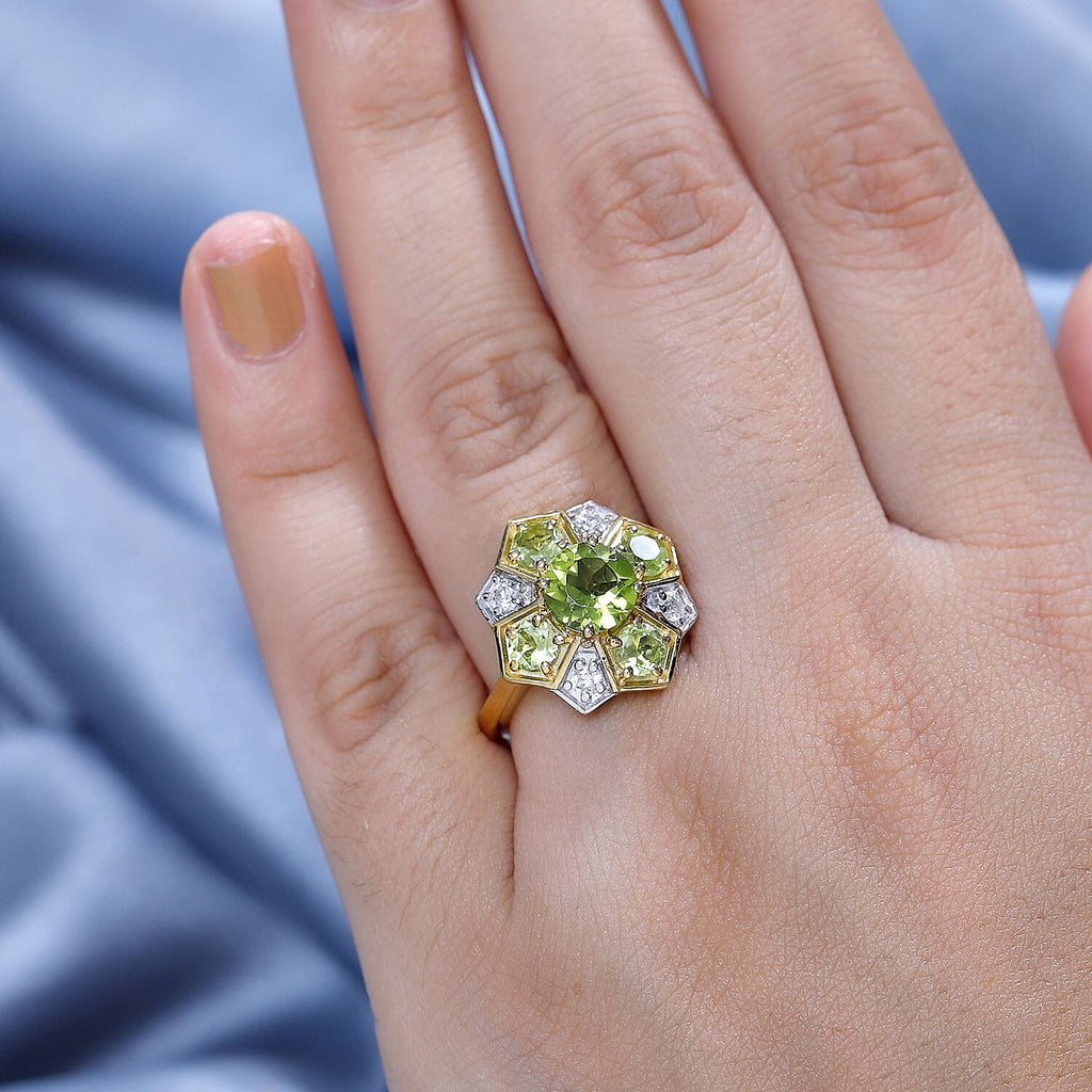 Peridot ,  Moissanite  Cluster Ring  Sterling Silver 2.95 ct,  Silver Wt. 6 Gms  2.714  Ct.