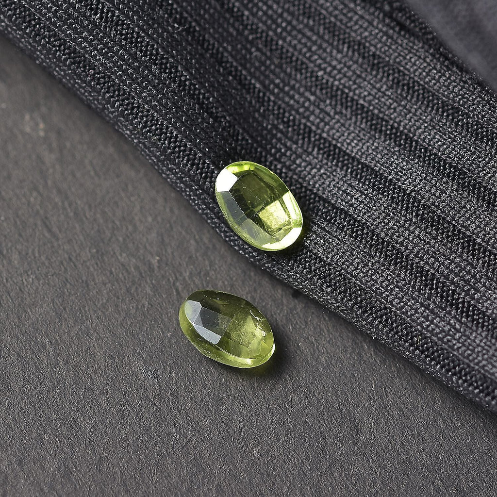 Peridot Oval Shape Gemstones 0.85 Ct