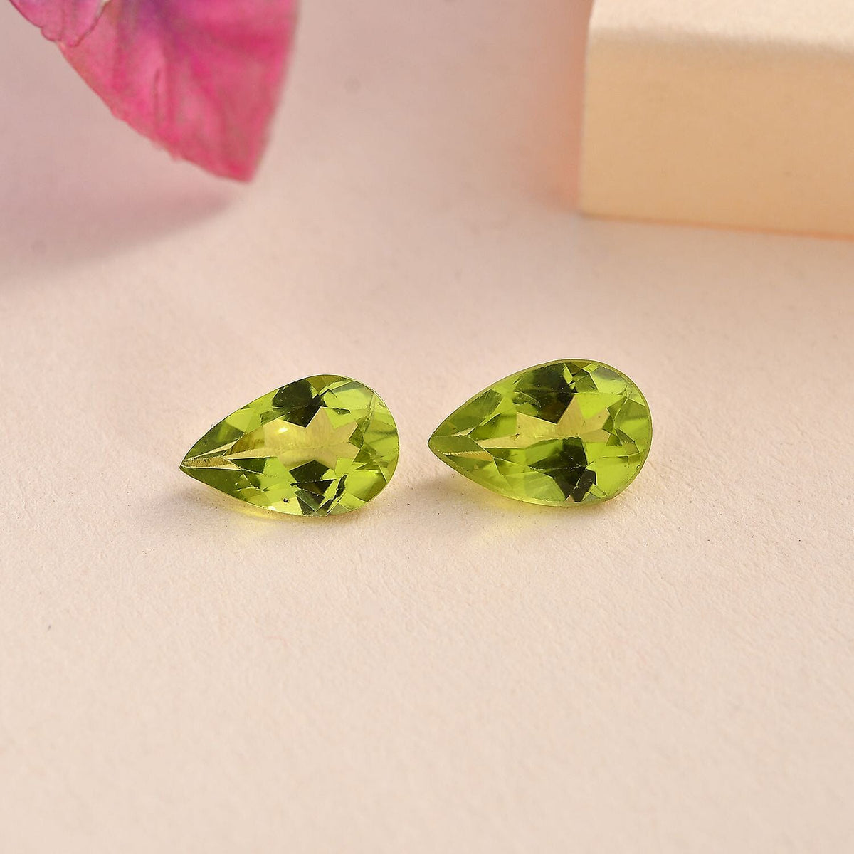 Set of 2 Peridot Loose Gemstones in Pear Cut (9x6mm) 7751308 2