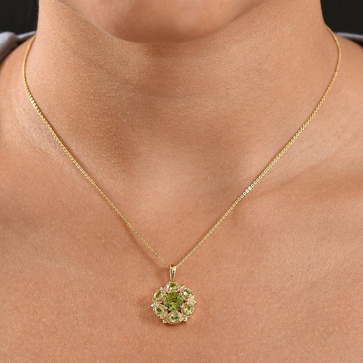 D'joy Radiant Natural Hebei Peridot Bloom Pendant with Chain (Size 20) in Yellow Gold Plating Sterling Silver 2.53 Ct. 4411418 2