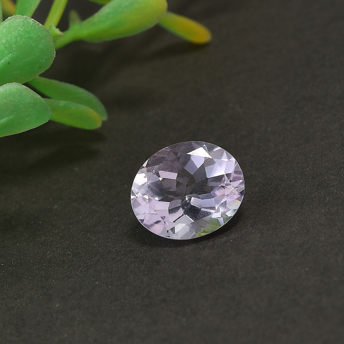 A Pink Amethyst Loose Gemstone in Oval Shape (11x9mm) 3.07 ct. 8024941 1