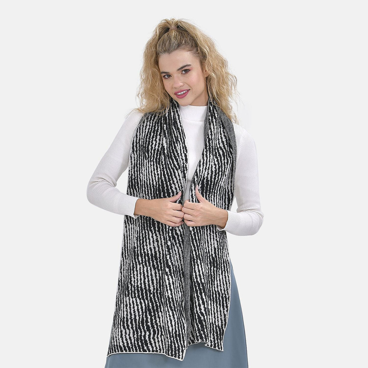 Closeout Deal - Stylish Knitted Scarf (One Size, 172x31 cm) - Black &amp; White V32610991 3