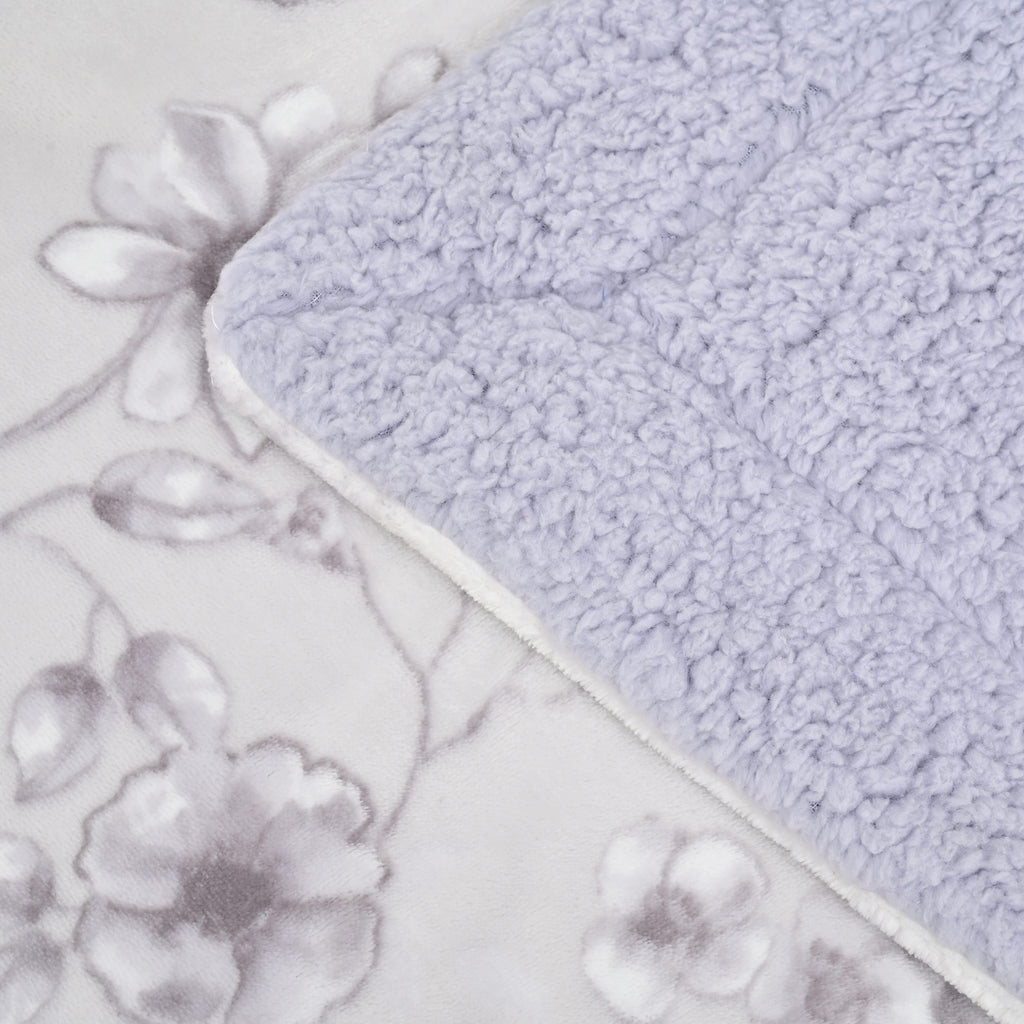 Polyester Flower and Leaves Blanket (Size 2x1 m) - White & Blue