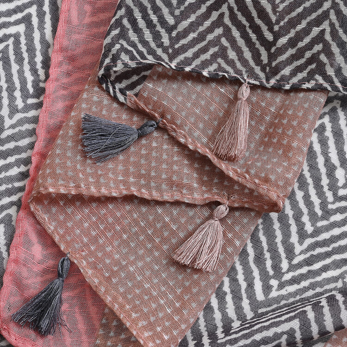 Closeout Deal New Arrival Printed Scarf with Tassels 7751719 9