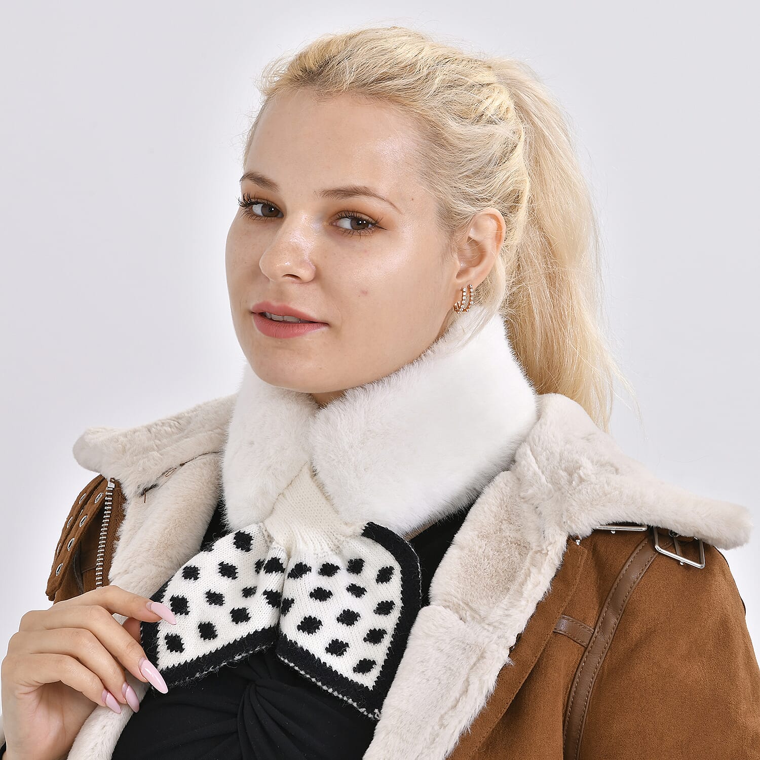 Polka Dots Womens Scarf - White 7668910 2