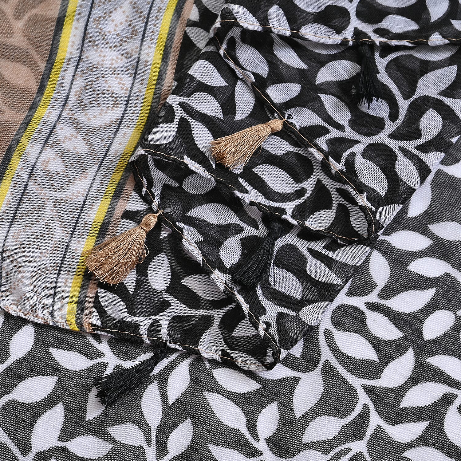 Closeout Deal New Arrival Printed Scarf with Tassels 7751711 9