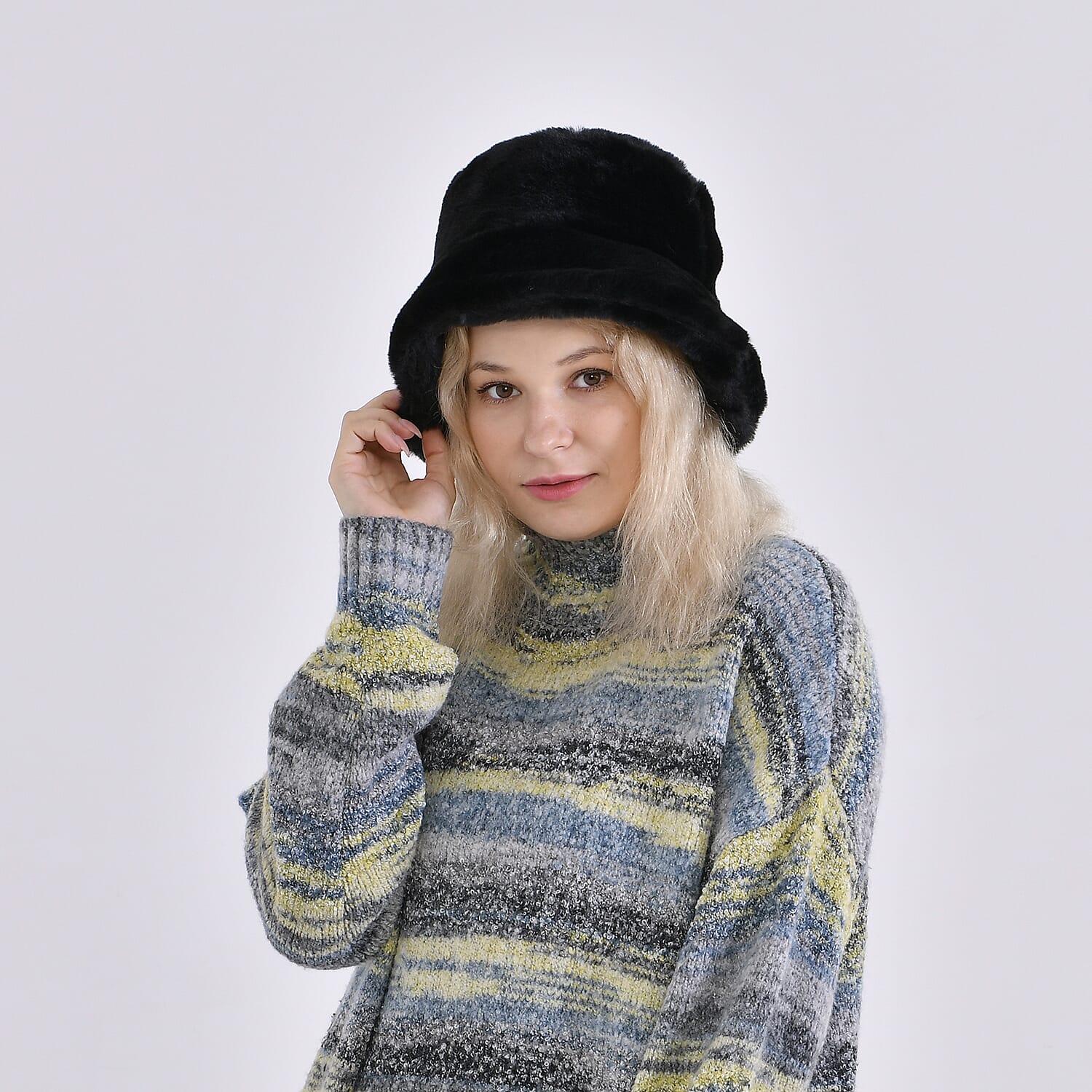 Lightweight and Cozy Faux Fur Bucket Hat (58cm) - Black 7846715 2