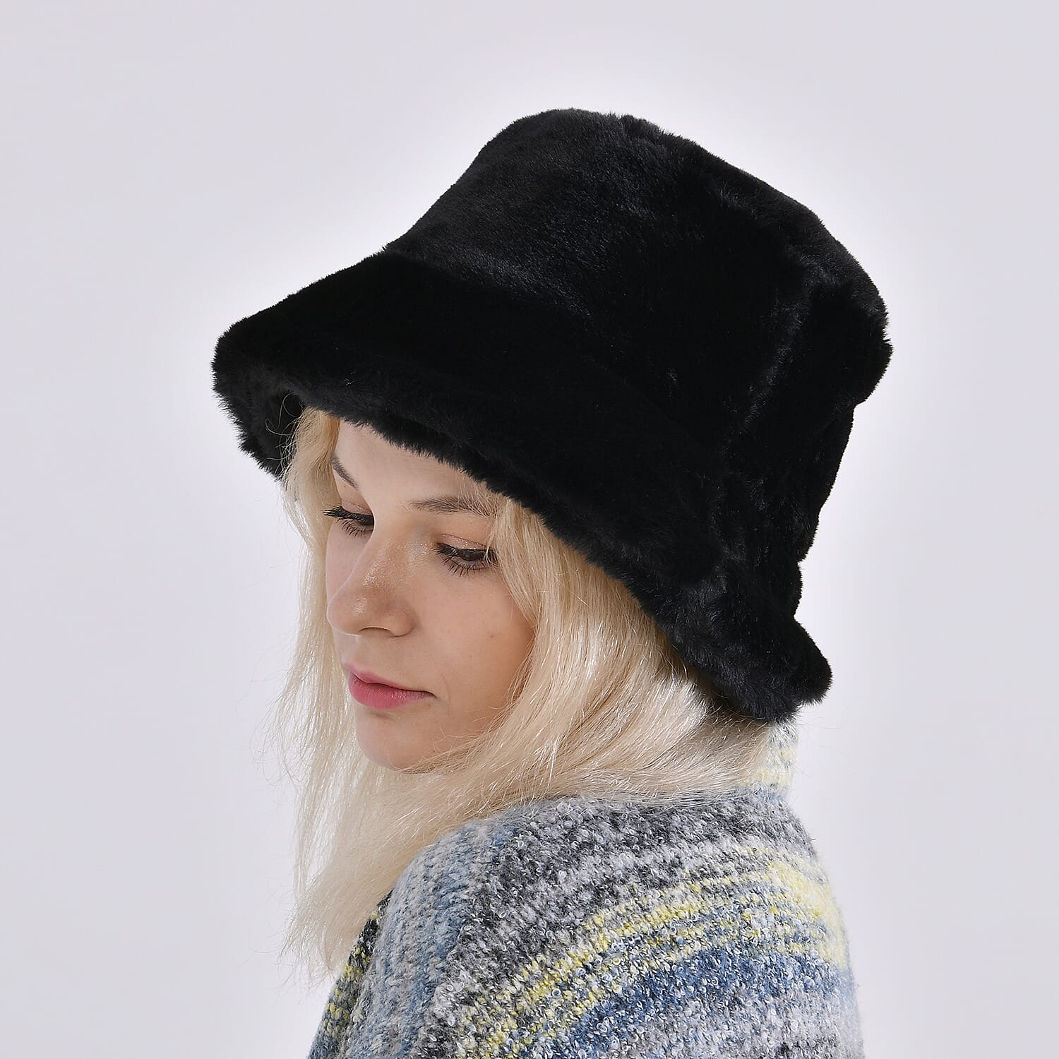 Lightweight and Cozy Faux Fur Bucket Hat (58cm) - Black 7846715 3
