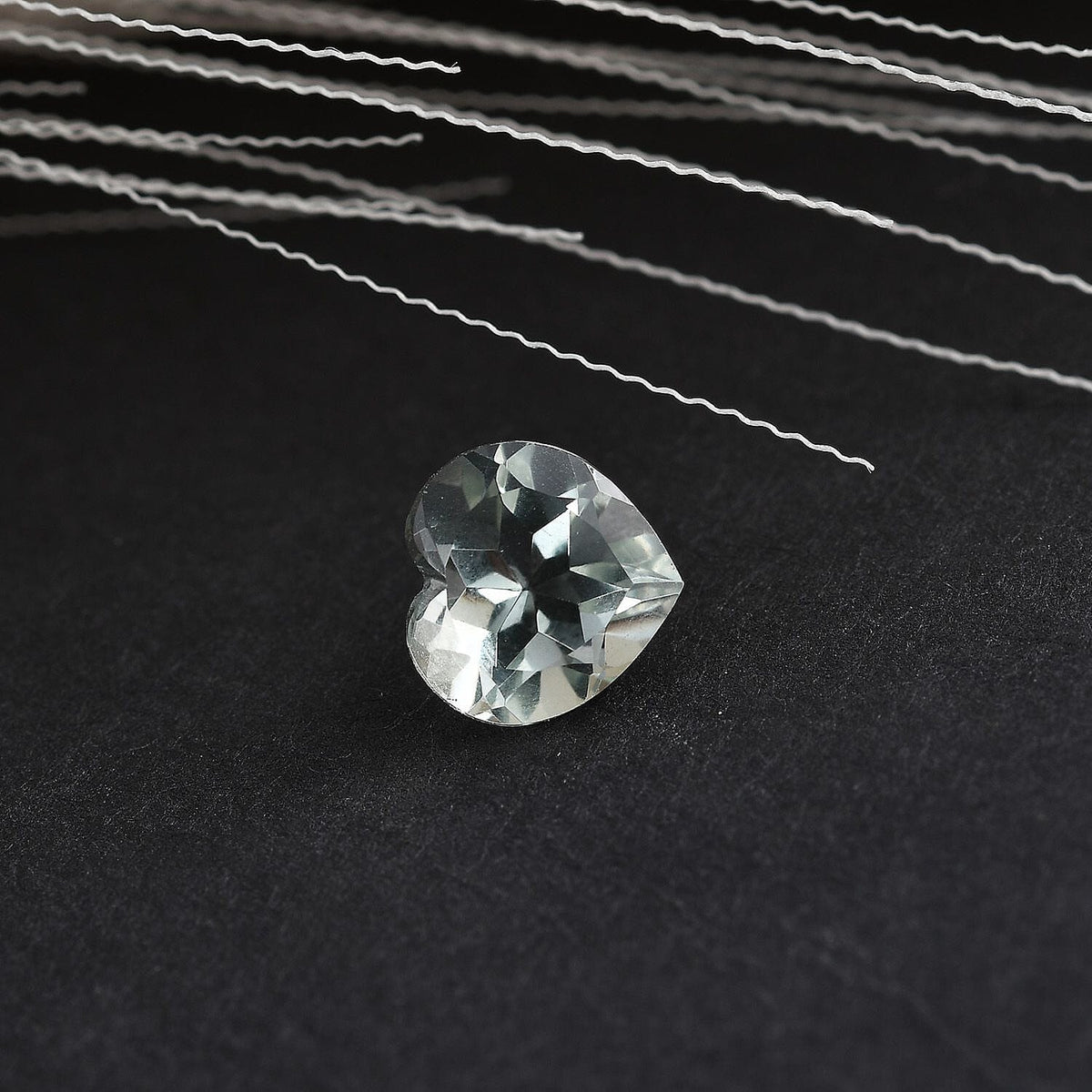Prasiolite Loose Gemstone in Heart Shape (8 mm) 7733731 1